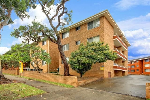 2/21 Romilly Street, NSW 2210