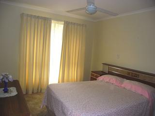 10 Bedroom (2012-08-21)