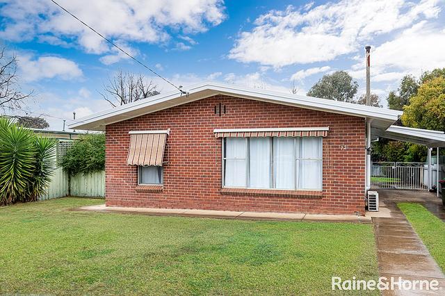 72 Tichborne Crescent, NSW 2650