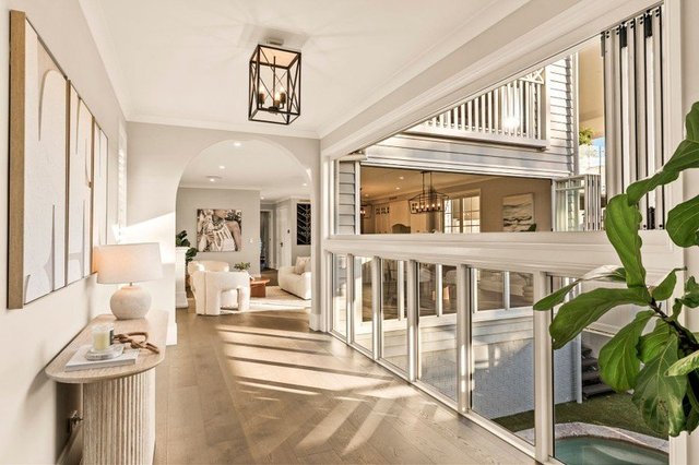18 O'Connell Parade, QLD 4160