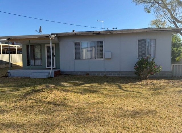 7 Lanyon St, WA 6210