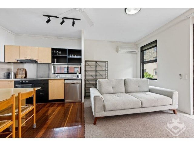 ID:21197715/139 Commercial Road, QLD 4005