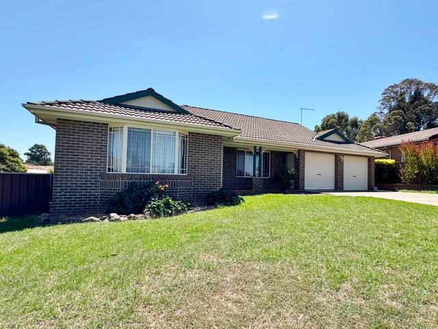 4 Martin Court, NSW 2594