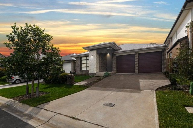11 Loudon Crescent, NSW 2570