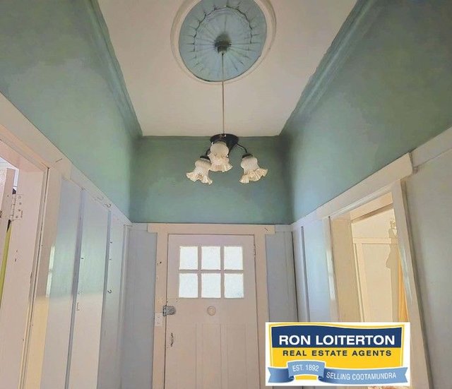 6 Renehan St, NSW 2590