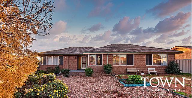8 Degraves Crescent, ACT 2903