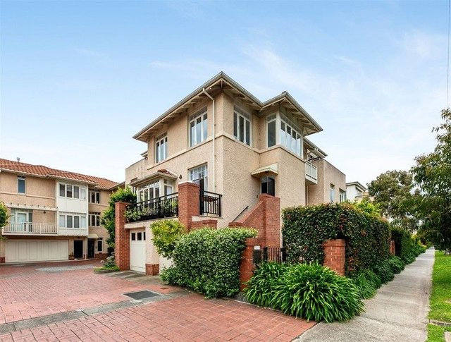 69 Esplanade East, VIC 3207