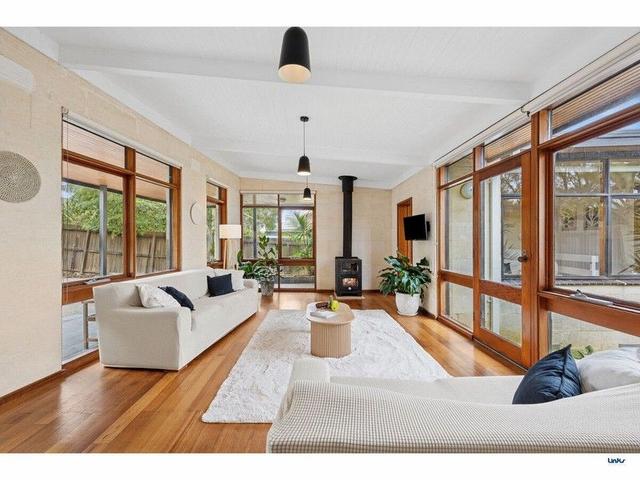 19 Sunningdale Avenue, VIC 3228