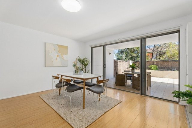 2/18-24 Higgins Street, NSW 2750