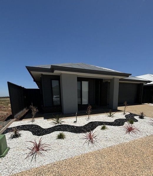 45 Esquire Circuit, SA 5371