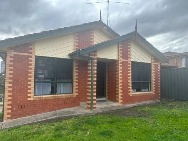 1/11 Green Valley  Grove, VIC 3048