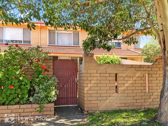 10/2 Evans Crescent, SA 5046