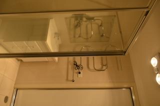 Bathroom (2016-04-08)