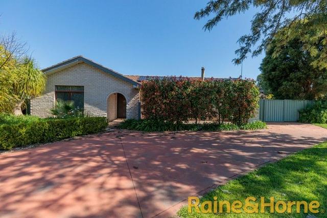 11 Burkitt Court, NSW 2830