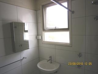 Bathroom (2010-08-24)