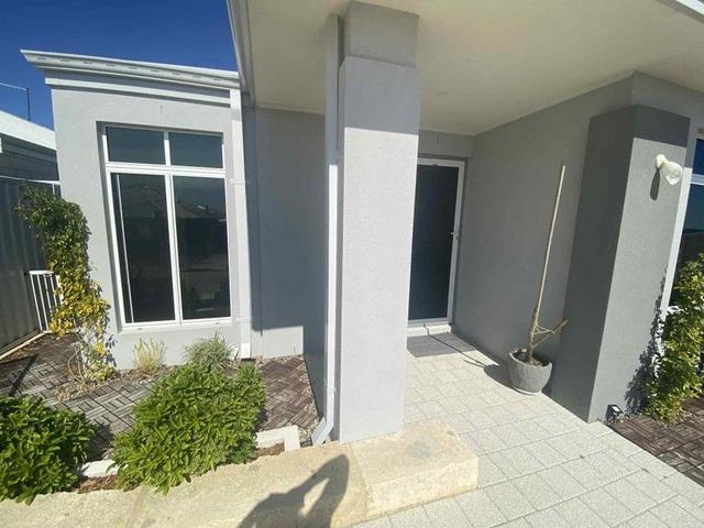 21 Cowaramup Loop, WA 6037
