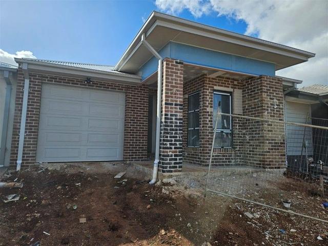 12 Rice Flower Crescent, VIC 3338