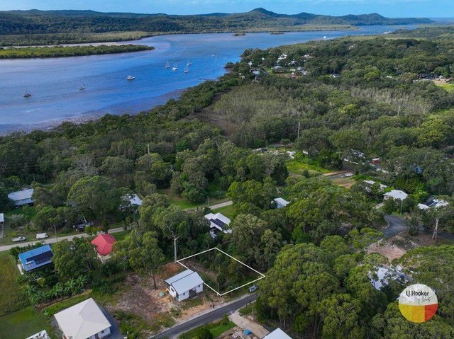 17 Seaview Street, QLD 4184