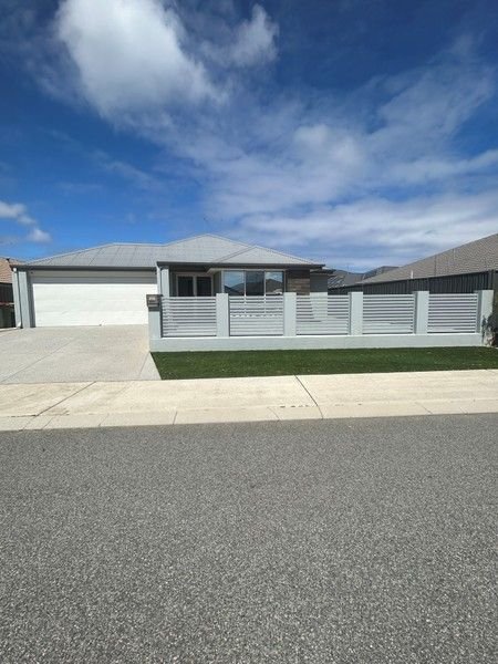 30 Mebbin Grove, WA 6035