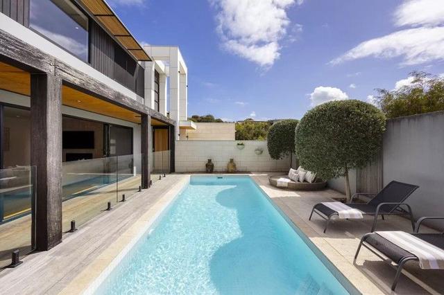 2 Dark Parade, VIC 3943