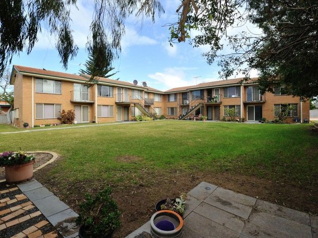 2/171 Safety Bay Road, WA 6169