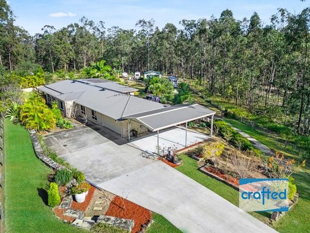 22 Broad Axe Crescent, QLD 4124