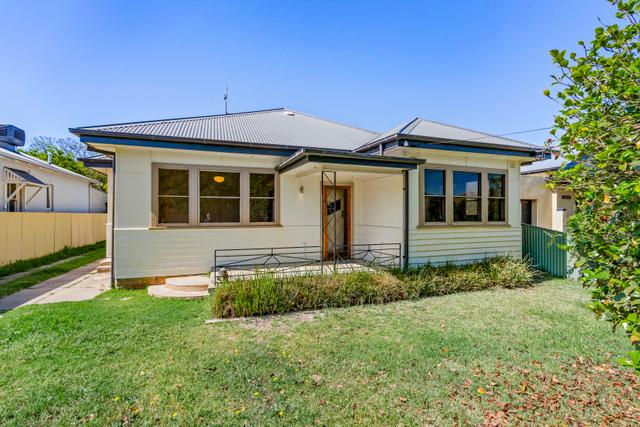 14 Rhoda Ave, NSW 2650