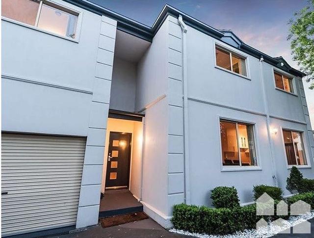 2/19 Stanlake Street, VIC 3011