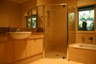 Bathroom (2005-09-13)
