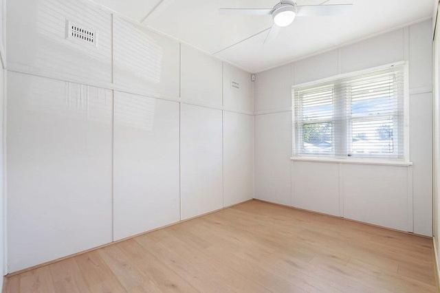 54 Lakeside Parade, NSW 2261