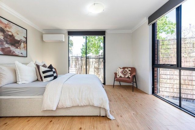 2/104 Scarborough Beach Road, WA 6016