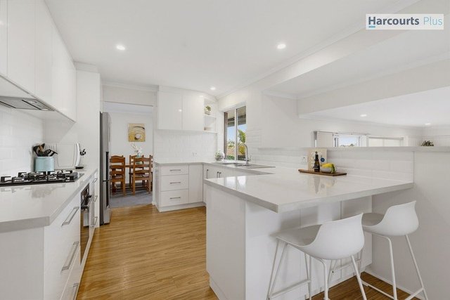 2 Santana Court, SA 5158