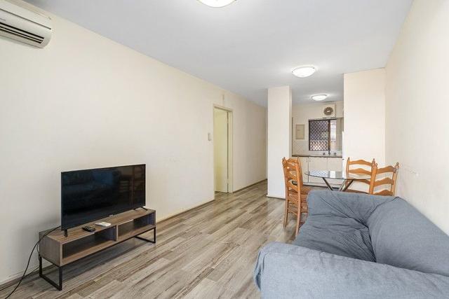 2/3 Lyall Street, WA 6151