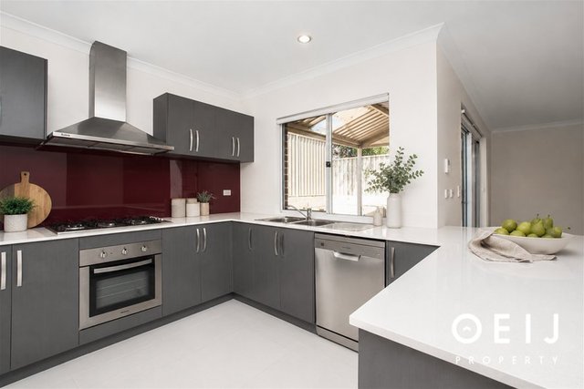 11D Leigh Street, WA 6100
