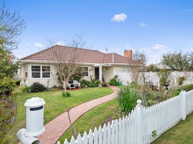 33 Curia Street, VIC 3722