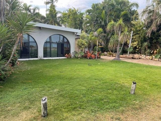 1/8 The Esplanade, QLD 4819