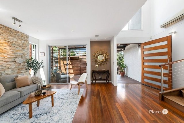 10 Leybourne Street, QLD 4068