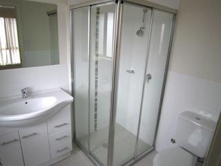 Bathroom (2013-11-12)
