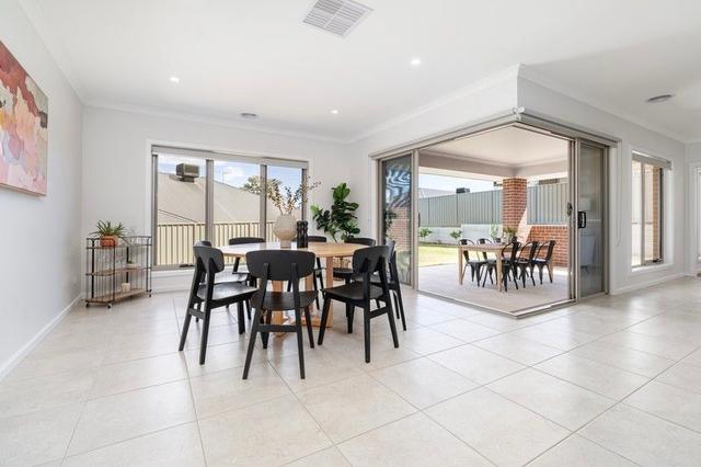 4 Pheasant Court, NSW 2640