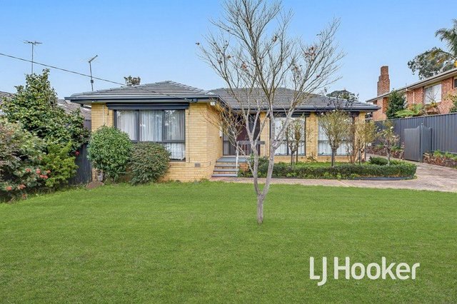 17 Cloverset Avenue, VIC 3805
