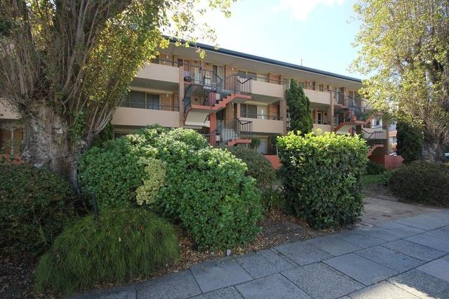 17/2 Stirling Street, WA 6151