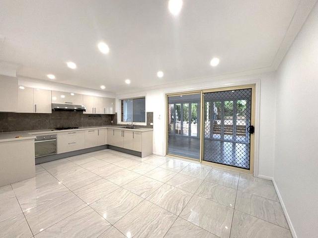 2/7 Oakes Avenue, NSW 2122