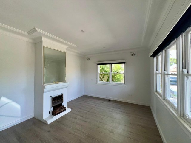 35 Centenary Rd, NSW 2160