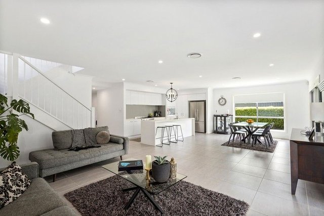 33 Merrick Circuit, NSW 2533