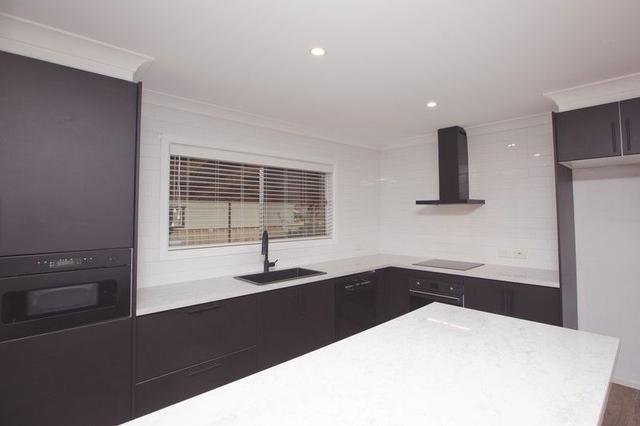 16 Baringa Street, NSW 2680
