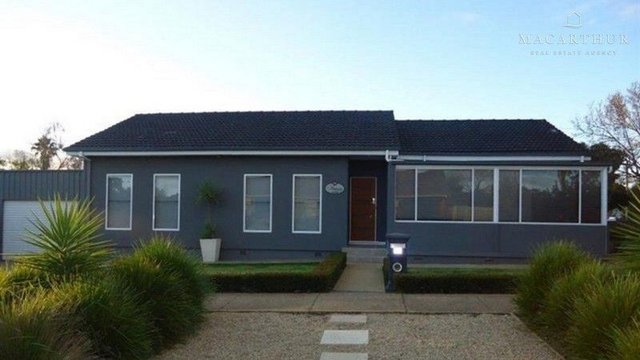 32 Manoora Avenue, NSW 2650