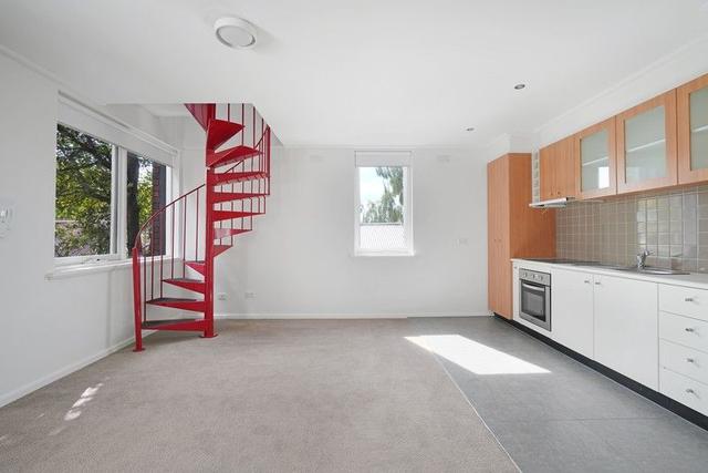 8/15 St Bernards Road, VIC 3078