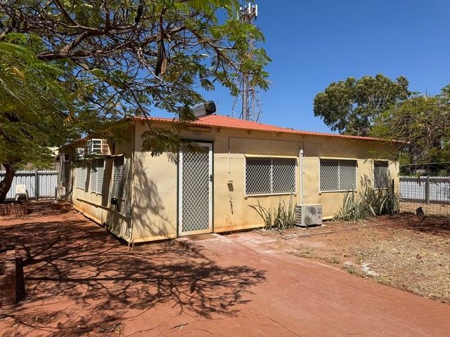 16 Third Avenue, WA 6710