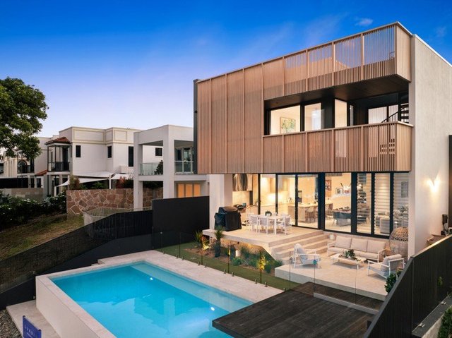 19 Vespa Crescent, QLD 4217