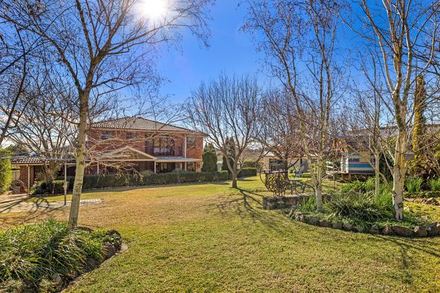 5 Henry Place, NSW 2582